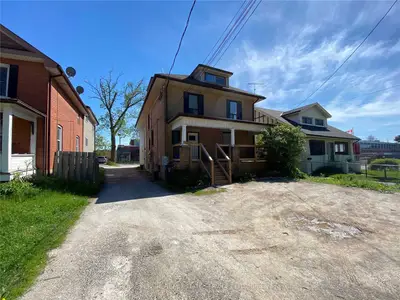 76 Guelph Street Unit C, Halton Hills, On L7g 3z5