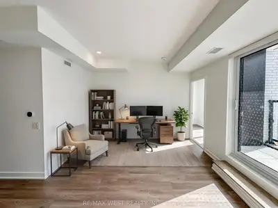 1660 Bloor Street W 305, Toronto W02, ON M6P 1A8