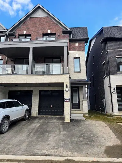 5939 Saigon Street, Mississauga, On L5v 0e9