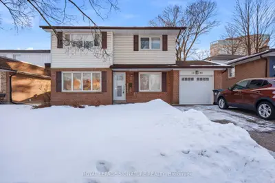 1389 Tyneburn Crescent, Mississauga, ON L4X 1P6