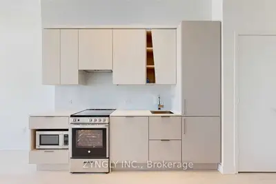 3900 Confederation Parkway 322, Mississauga, ON L5B 0M3