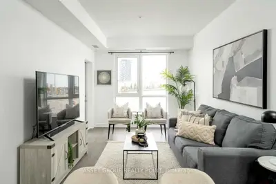 150 Oak Park Boulevard 218, Oakville, ON L6H 3P2