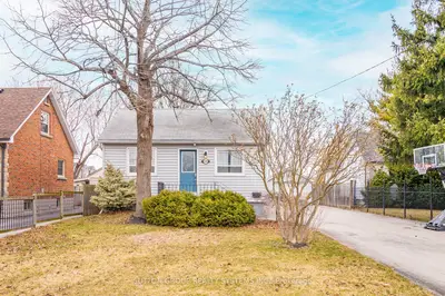 2399 Glenwood School Drive, Burlington, On L7r 3r9