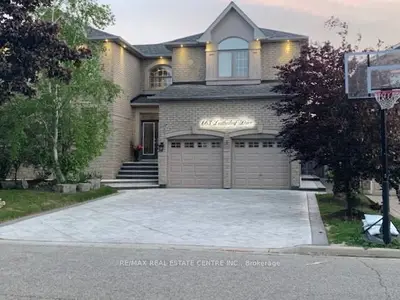 663 Leatherleaf Drive Bsmt, Mississauga, On L4z 3z1