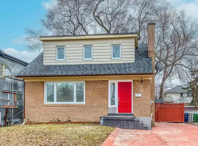 31 Genthorn Avenue, Toronto W10, ON M9W 2S8