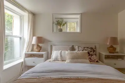 318 Wallace Avenue #1 Lower, Toronto W02, On M6p 3n7