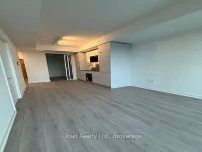 1 Fairview Road E 517, Mississauga, ON L5A 0B4