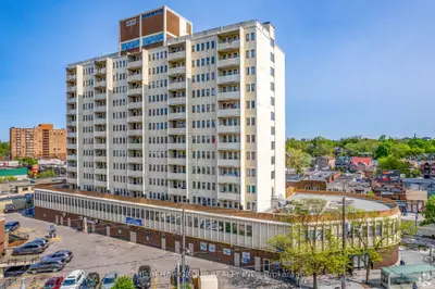 1920 Weston Road 215, Toronto, On M9n 1w4