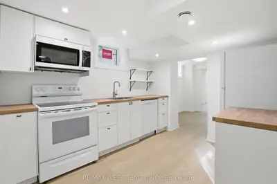85 Allanbrooke Drive, Toronto W08, On M9a 3n9
