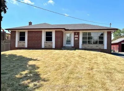 462 Tennyson Drive, Oakville, ON L6L 3Z1
