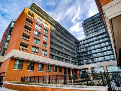 3091 Dufferin Street 801, Toronto W04, On M6a 2s7