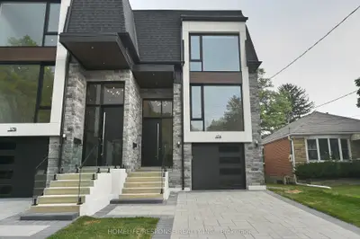 17A PINE Avenue N, Mississauga, ON L5H 2P9