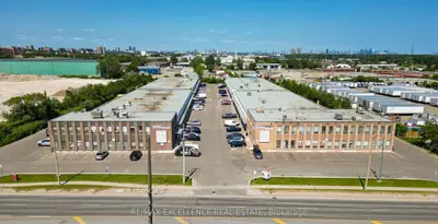 2455 Cawthra Road 56, Mississauga, ON L5A 3P2
