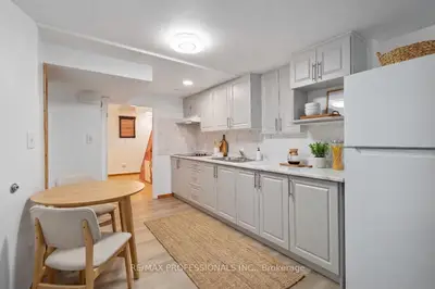 3438 Woodhurst Crescent Lower, Mississauga, On L5l 1n4