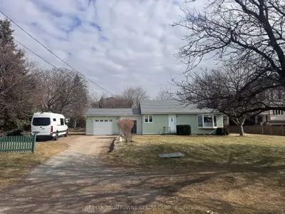 Detached in Oakville