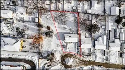 1069 Roosevelt Road, Mississauga, ON L5G 3Y6