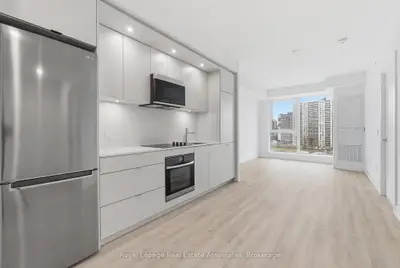 25 Cordova Avenue 807, Toronto W08, ON M9A 0E5