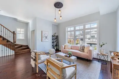 2122 Royal Gala Circle, Mississauga, On L4y 0h2