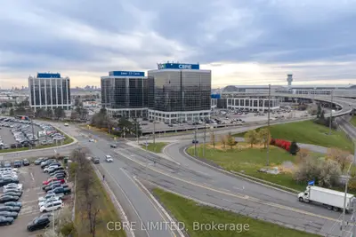 5935 Airport Road 300, Mississauga, ON L4V 1W5