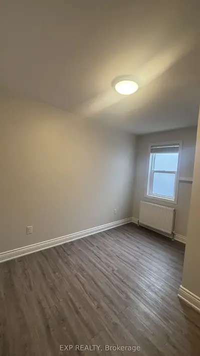 3289 Lakeshore Boulevard W 1, Toronto W06, On M8w 1m8