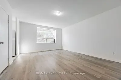 4 Hill Heights Road 304, Toronto W07, ON M8Y 1Z1