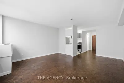 2360 Dundas Street W 2102B, Toronto W02, ON M6P 4B2
