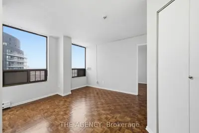 2360 Dundas Street 2719B, Toronto W02, ON M6P 4B2