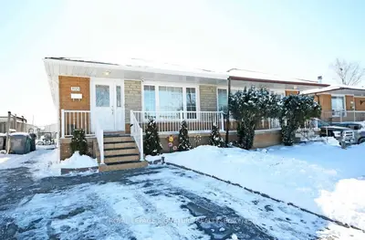 3424 Clara Drive Main, Mississauga, On L4t 2c7