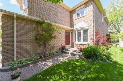 5055 Moulin Rouge Crescent, Mississauga, On L5v 1r5