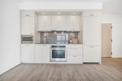 858 Dupont Street 436, Toronto W02, ON M6G 0C1