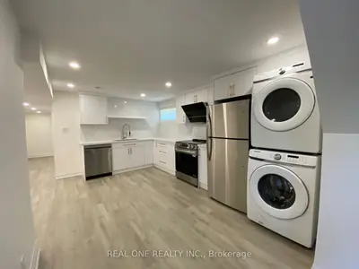 3366 Strabane Drive, Mississauga, On L5c 1w7
