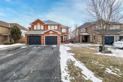 109 Mowat Crescent, Halton Hills, ON L7G 6C7