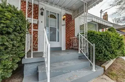 889 Royal York Road, Toronto, On M8y 2v5