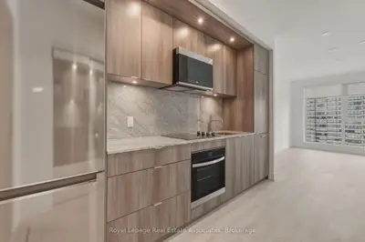 25 Cordova Avenue 1203, Toronto W08, ON M9A 0E5