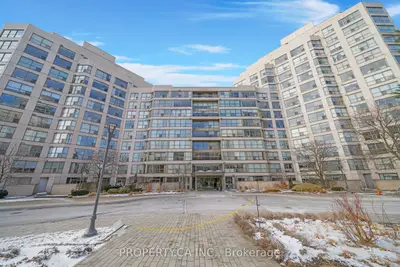 2267 Lake Shore Boulevard W 526, Toronto W06, ON M8V 3X2