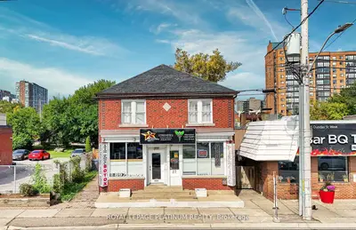 37 Dundas Street W, Mississauga, ON L5B 1H2