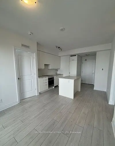 30 Elm Drive 3311, Mississauga, On L5b 1l9