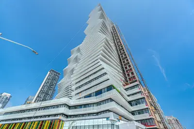 3883 Quartz Road 211, Mississauga, ON L5B 4M6
