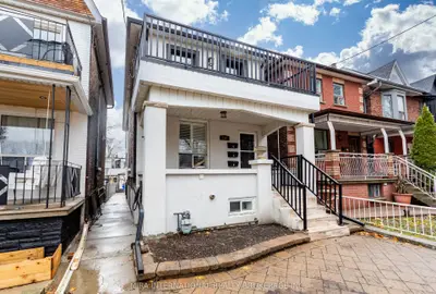 216 Campbell Avenue B, Toronto W02, ON M6P 3V4