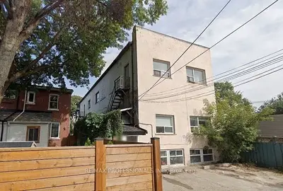 53 Maria Street Lower 6, Toronto W02, ON M6P 1W1