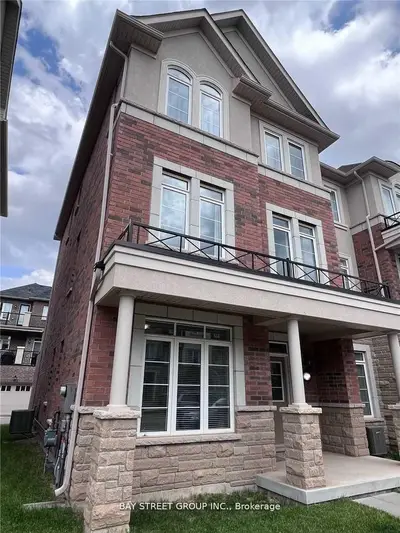 3325 Carding Mill Trail, Oakville, ON L6M 1R7