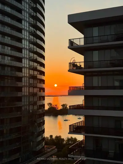 70 Annie Craig Drive 1405, Toronto W06, On M8v 0g2