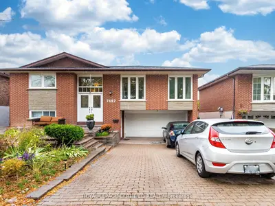 7497 Middleshire Drive, Mississauga, ON L4T 3S3