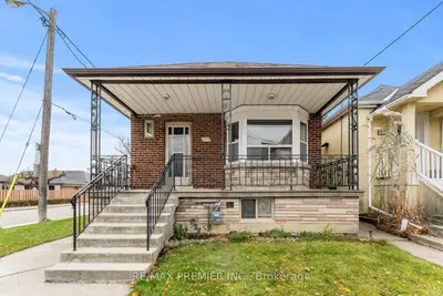 1013 Briar Hill Avenue, Toronto W04, ON M6B 1M6