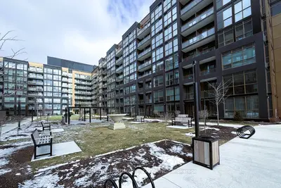 2343 Khalsa Gate 320, Oakville, ON L6M 5R6
