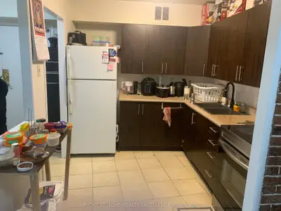 380 Dixon Road 304, Toronto W09, On M9r 1t3