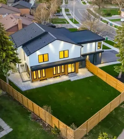 2893 Folkway Drive, Mississauga, ON L5L 2H2