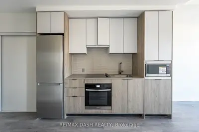 1007 THE QUEENSWAY Avenue 607, Toronto W08, ON M8Z 0H4