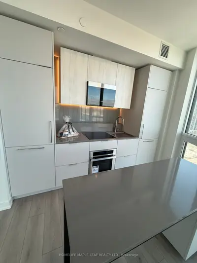 1 Fairview Road E 1904, Mississauga, ON L5A 4C6