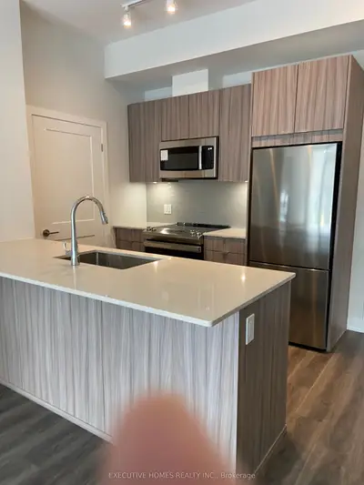 4130 Parkside Village Drive 307, Mississauga, On L5b 3m8